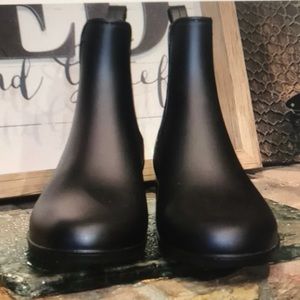 Storm by cougar Celeste raim boots